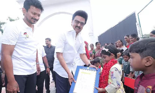 தனது பிறந்தநாளை மாணவர்களிடம் இருந்து தொடங்கினார் முதலமைச்சர்- அன்பில் மகேஷ் வாழ்த்து