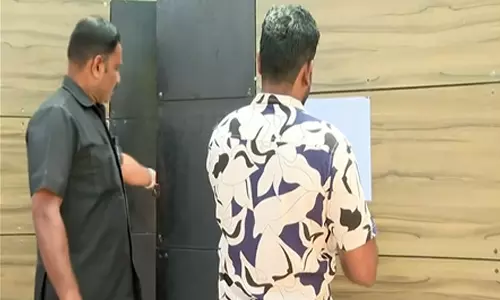 சீமான் வீட்டு காவலாளிகள் இருவருக்கும் ஜாமின்- நீதிமன்றம் உத்தரவு