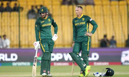 சாம்பியன்ஸ் டிராபி: இங்கிலாந்தை வீழ்த்தி அரையிறுதிக்கு முன்னேறியது தென்ஆப்பிரிக்கா