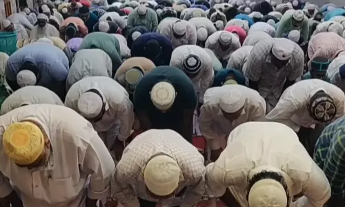 பள்ளிவாசல்களில் சிறப்பு தொழுகை - தமிழ்நாடு முழுக்க இன்று ரமலான் நோன்பு தொடங்கியது