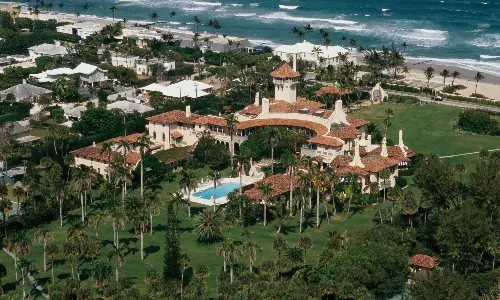 டிரம்ப் ரிசார்ட் மீது அத்துமீறி பறந்த விமானங்களால் பரபரப்பு