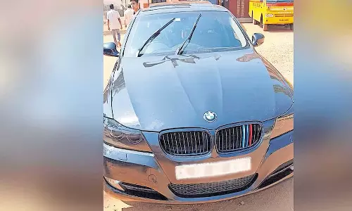 கேரளாவில் ஸ்டண்ட் செய்வதற்காக BMW காரை வாடகைக்கு எடுத்த 10ம் வகுப்பு மாணவர்கள்