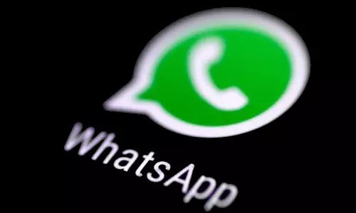 வாட்ஸ்-அப் மூலம் மனைவிக்கு முத்தலாக் கூறிய வாலிபர்- போலீசார் வழக்குப்பதிவு