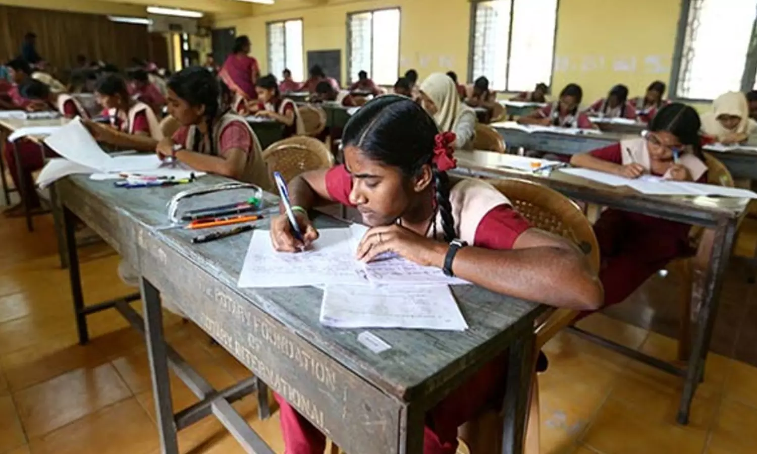 8.21 லட்சம் பேர் எழுதும் பிளஸ் 2 தேர்வுகள் இன்று தொடக்கம் 8.21 லட்சம் பேர் எழுதும் பிளஸ் 2 தேர்வுகள் இன்று தொடக்கம்