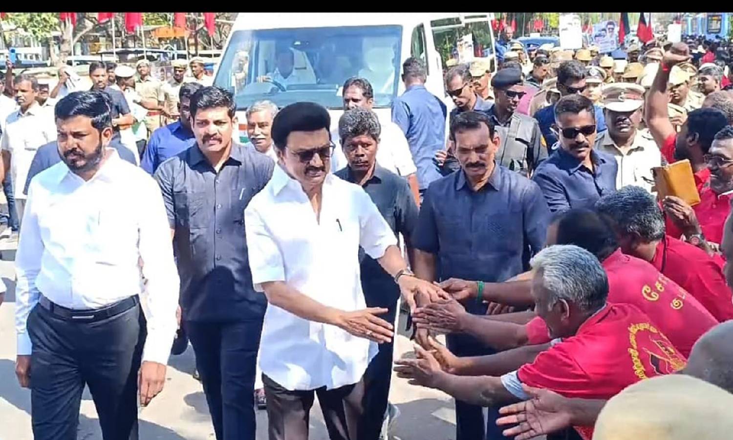 நாகையில் 39 ஆயிரம் பேருக்கு நலத்திட்ட உதவிகள் வழங்கிய முதலமைச்சர் மு.க.ஸ்டாலின் நாகையில் 39 ஆயிரம் பேருக்கு நலத்திட்ட உதவிகள் வழங்கிய முதலமைச்சர் மு.க.ஸ்டாலின்