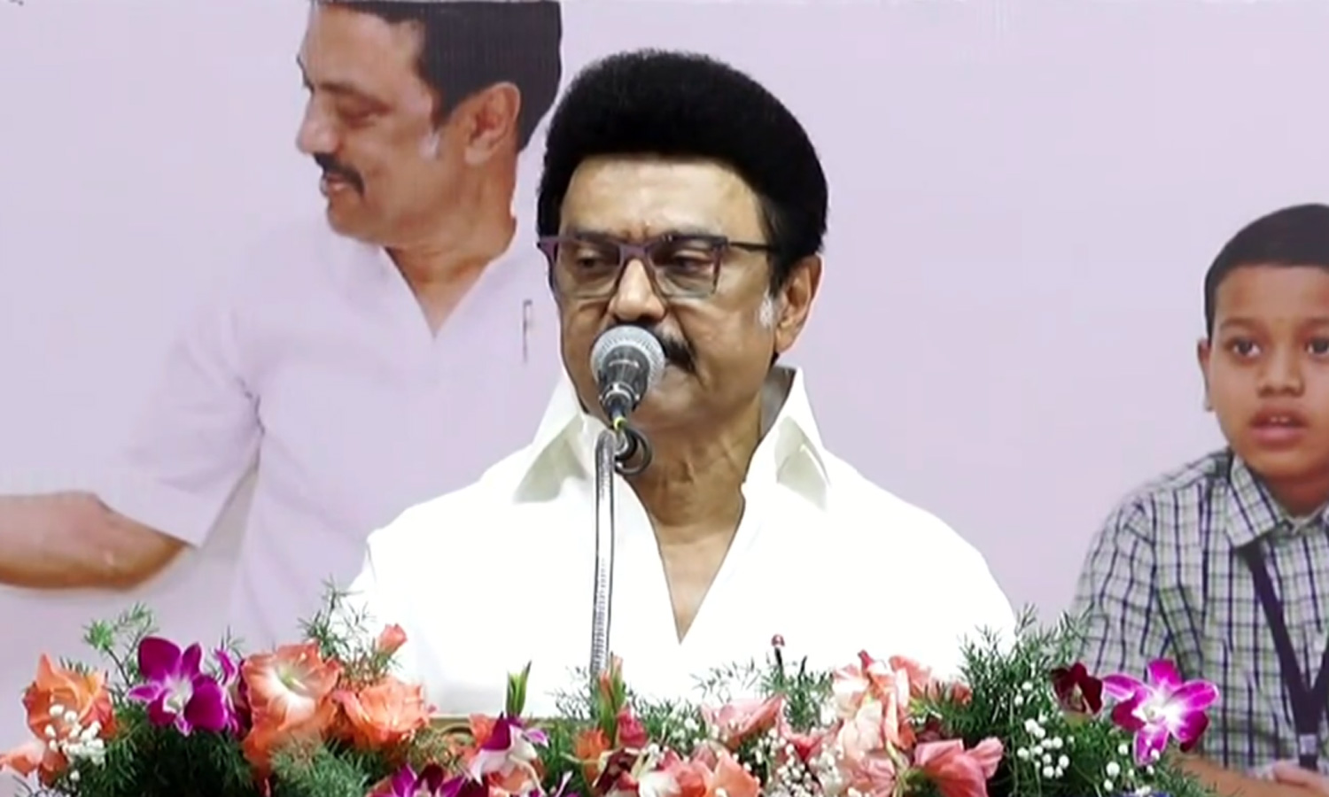 நாகையில் ரூ.12 கோடியில்  மீன்பிடி இறங்குதளம் அமைக்கப்படும்- மு.க.ஸ்டாலின்