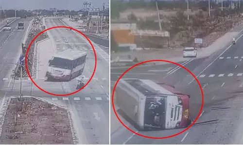 VIDEO: குறுக்கே வந்த பைக்.. சாலையில் கவிழ்ந்த அரசு பேருந்து