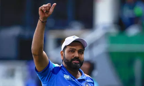 ஐ.சி.சி. வரலாற்றில் முதல் முறை.. எம்.எஸ். தோனியை மிஞ்சிய ரோகித் சர்மா