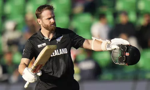 சர்வதேச போட்டிகளில் 19,000 ரன்கள்: கேன் வில்லியம்சன் புதிய சாதனை