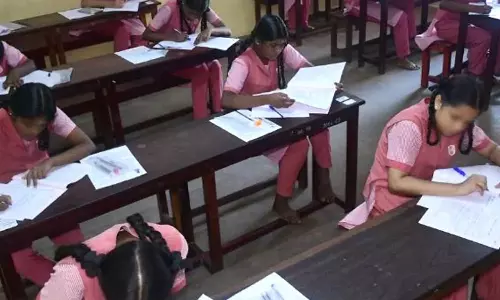 பிளஸ்-1 பொதுத்தேர்விலும் 11 ஆயிரம் பேர் ஆப்சென்ட்