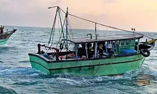 தொடரும் இலங்கை கடற்படையின் அட்டூழியம்: தமிழக மீனவர்கள் 14 பேர் கைது