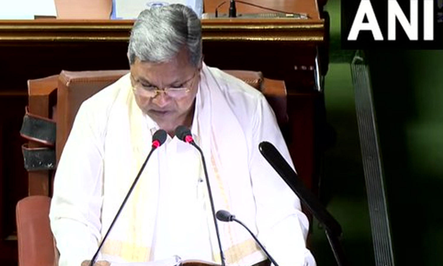 கர்நாடகாவில் அக்கா உணவகம்- சித்தராமையா அறிவிப்பு