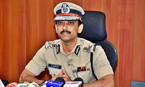 QR குறியீடு ஒட்டிய பிறகு அதை நீக்கினால் நடவடிக்கை எடுக்கப்படும்- காவல் ஆணையர்