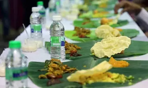 திருமணம் உள்ளிட்ட நிகழ்ச்சிகளில் பிளாஸ்டிக் தண்ணீர் பாட்டில்களை பயன்படுத்த வேண்டாம்- கேரள ஐகோர்ட்