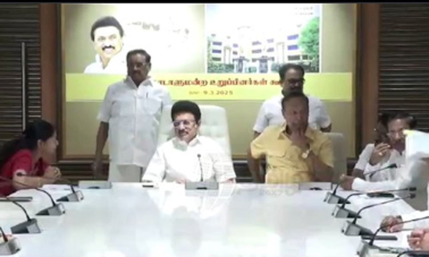 அனைத்து எம்.பி.க்களும் ஒன்றுபட்டு செயலாற்ற வேண்டும்- மு.க.ஸ்டாலின்