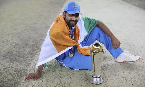 சாம்பியன்ஸ் டிராபி: ஆட்ட நாயகன் ரோகித் சர்மா, தொடர் நாயகன் ரச்சின் ரவீந்திரா