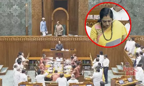 தமிழ்நாட்டுக்கு கல்வி நிதி வழங்க மத்திய அரசு மறுப்பு- மக்களவையில் திமுக எம்.பி.க்கள் அமளி