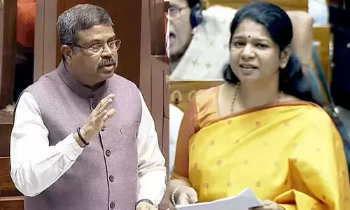 மத்திய அமைச்சர் தர்மேந்திர பிரதான் மீது உரிமை மீறல் நோட்டீஸ் அளித்தார் தி.மு.க எம்.பி.கனிமொழி