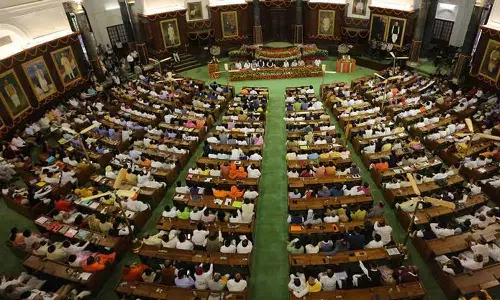 மக்களவையில் மணிப்பூரில் ஜனாதிபதி ஆட்சிக்கு ஒப்புதல் கோரும் தீர்மானம் மீது ஒரு மணி நேரம் விவாதம்