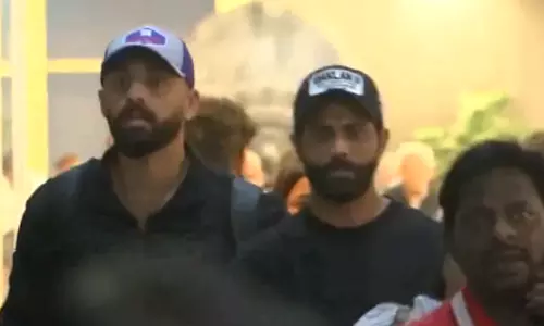 சாம்பியன்ஸ் டிராபி வென்ற கையோடு சென்னை வந்த வருண் சக்கரவர்த்தி, ரவீந்திர ஜடேஜா