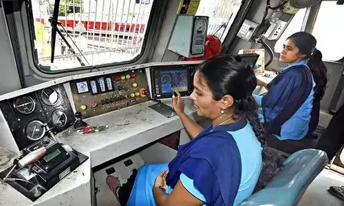 இந்திய ரெயில்வேயில் பெண் ஊழியர்களின் எண்ணிக்கை 8.2% ஆக உயர்வு
