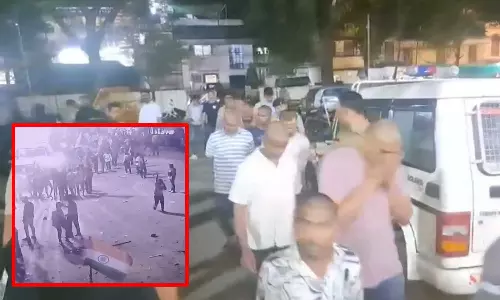 சாம்பியன்ஸ் டிராபி கொண்டாட்டத்தில் கலவரம்: கைதானவர்களை மொட்டையடித்து ஊர்வலமாக அழைத்துவந்த போலீசார்