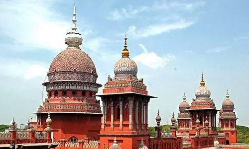 தமிழகத்தில் மகளிர் மேம்பாட்டுக்கென தனித்துறையை ஏன் உருவாக்க கூடாது?- உயர்நீதிமன்றம் யோசனை