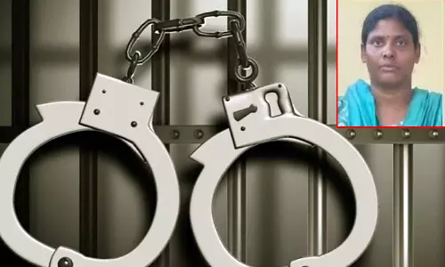 அமைச்சர் பொன்முடி மீது சேற்றை வீசிய பா.ஜ.க. பெண் நிர்வாகி கைது