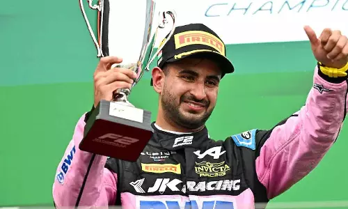 3-வது இந்தியர்.. பார்முலா1 கார் பந்தய அணியில் இடம் பிடித்த குஷ் மைனி