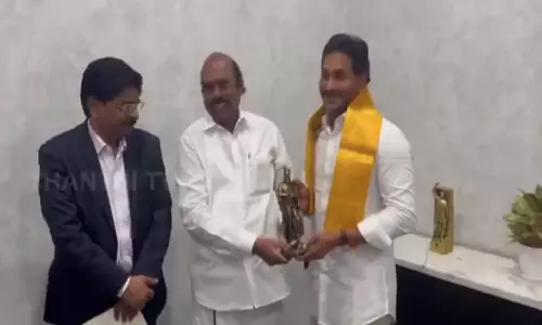 தொகுதி மறுசீரமைப்பு விவகாரம்- ஜெகன் மோகன் ரெட்டியுடன் தமிழக குழு சந்திப்பு