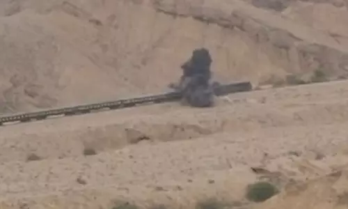 தண்டவாளத்தில் குண்டுவெடிப்பு.. ரெயிலை கடத்திய பரபரப்பு வீடியோவை வெளியிட்ட பலுசிஸ்தான் விடுதலை படை!