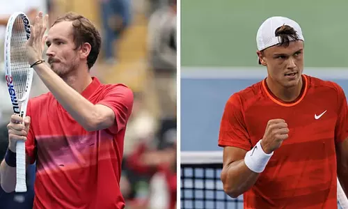 இந்தியன் வெல்ஸ் ஓபன்: மெத்வதேவ், ரூனே அரையிறுதிக்கு முன்னேற்றம்