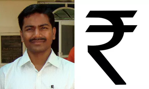 லோகோ சர்ச்சை: இந்திய ரூபாய் இலட்சினை வடிவமைத்த தி.மு.க. முன்னாள் எம்.எல்.ஏ. மகன்