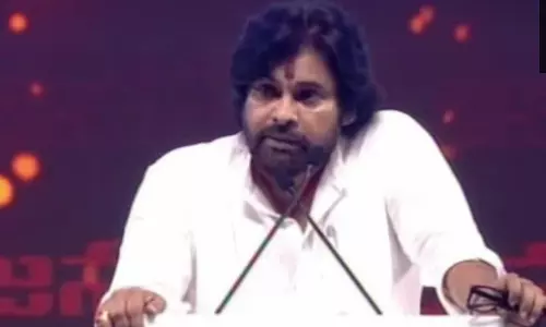 பாலிவுட்டில் இருந்து பணத்தை விரும்புபவர்கள் இந்தியை எதிர்க்கலாமா?: பவன் கல்யாண் கேள்வி