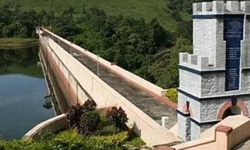 மழை இல்லாததால் வேகமாக சரியும் முல்லைப்பெரியாறு அணை நீர்மட்டம்