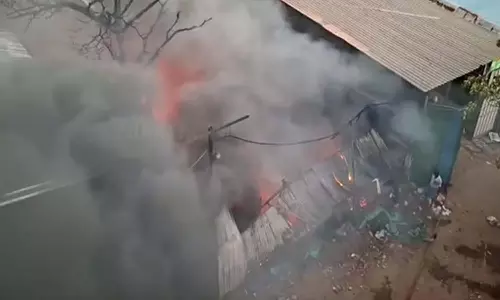 சென்னை ராமாபுரத்தில் உள்ள பர்னிச்சர் குடோனில் பயங்கர தீ விபத்து