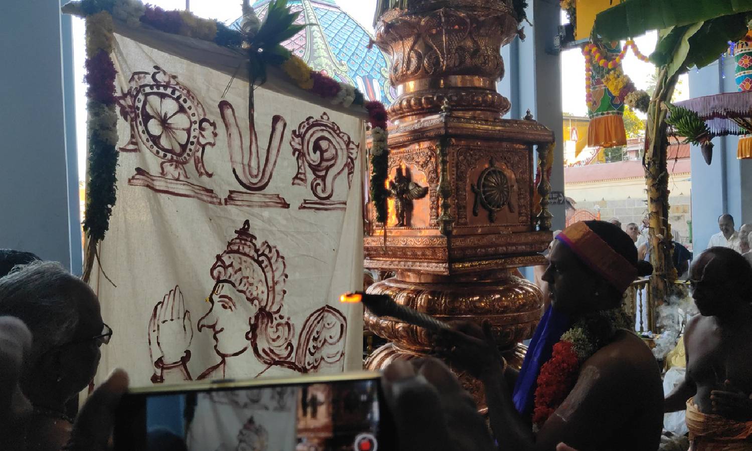 ஒப்பிலியப்பன் கோவிலில் இன்று பங்குனி பெருவிழா கொடியேற்றம்: 25-ந்தேதி தேரோட்டம்