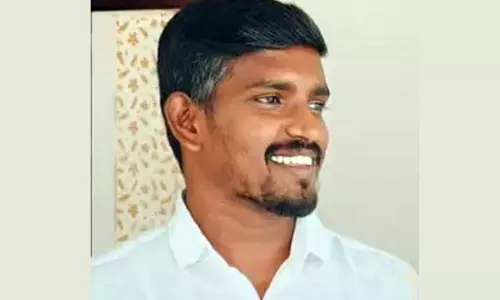 நெல்லையில் மின்சாரம் தாக்கி ஆக்கி வீரர்  உள்பட 2 பேர் உயிரிழப்பு