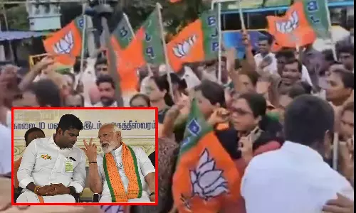 மோடியின் ஊழல் அரசை கண்டித்து ஆர்ப்பாட்டம் என பாஜகவினர் கோஷம் எழுப்பியதால் பரபரப்பு