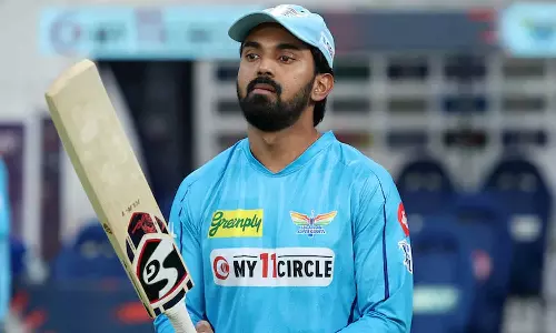 ஆல் ஏரியாலயும் நான் கில்லி.. டெல்லி அணியில் நடுவரிசையில் களமிறங்கும் கேஎல் ராகுல்?