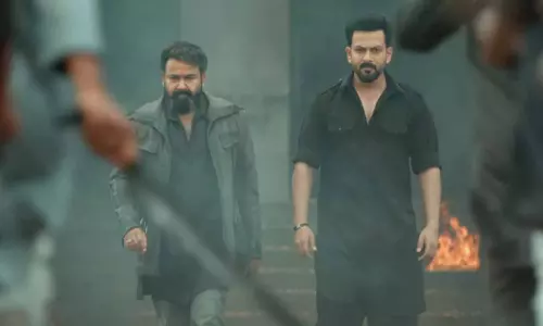 அரசியல், ஆக்சனுடன் தீ தெறிக்கும் எம்புரான் டிரெய்லர் வெளியீடு