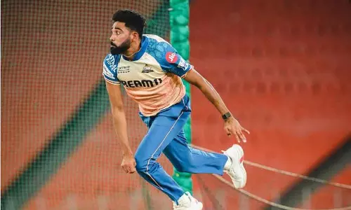 சாம்பியன்ஸ் டிராபி தேர்வு பற்றி யோசித்து என் மீது அழுத்தம் கொடுக்க விரும்பவில்லை- சிராஜ்