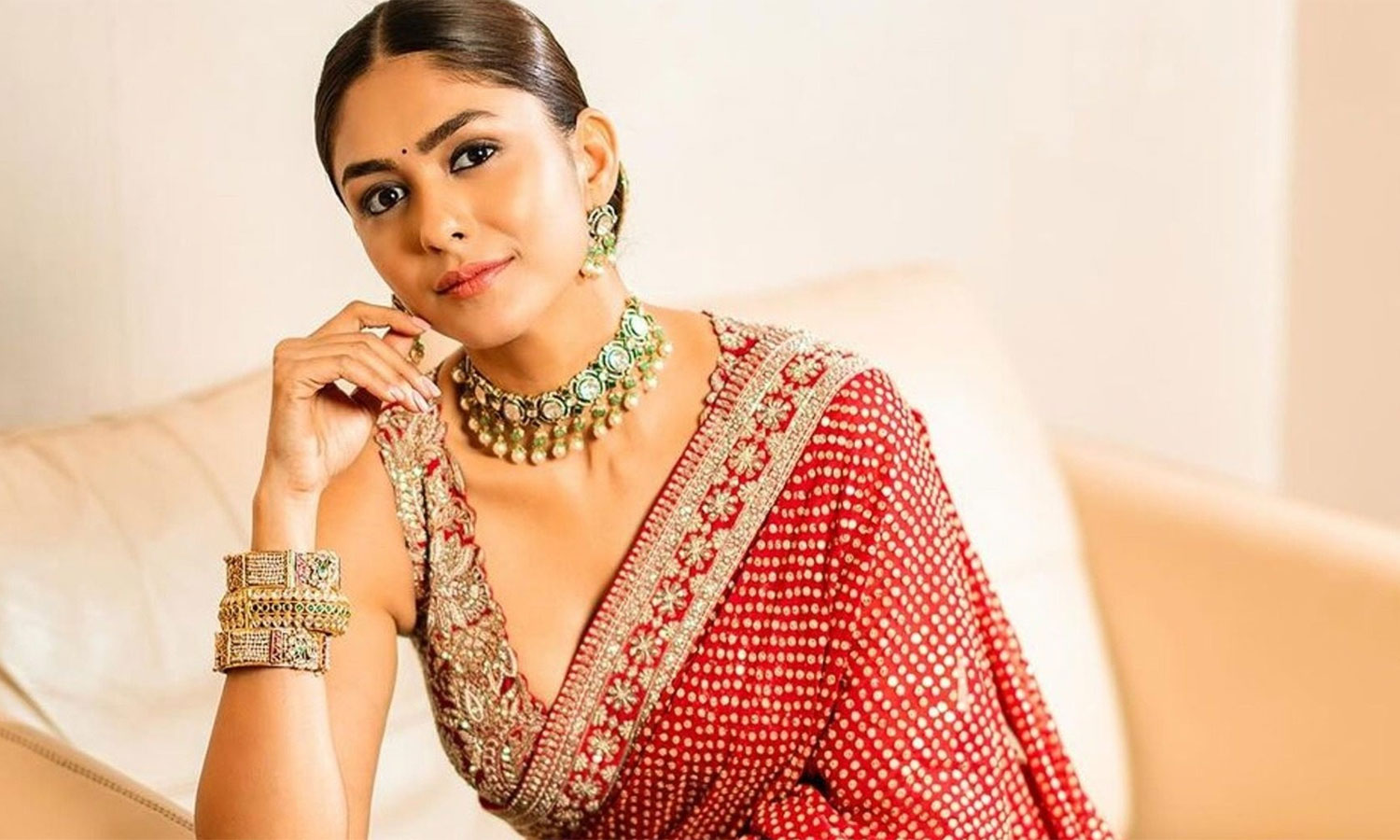 தீவிர உடற்பயிற்சியில் மிருணாள் தாகூர்