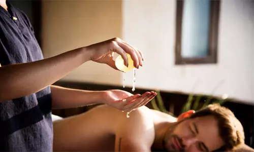 கோடை வெயிலை சமாளிக்க எண்ணெய் குளியல் எடுங்கோ...