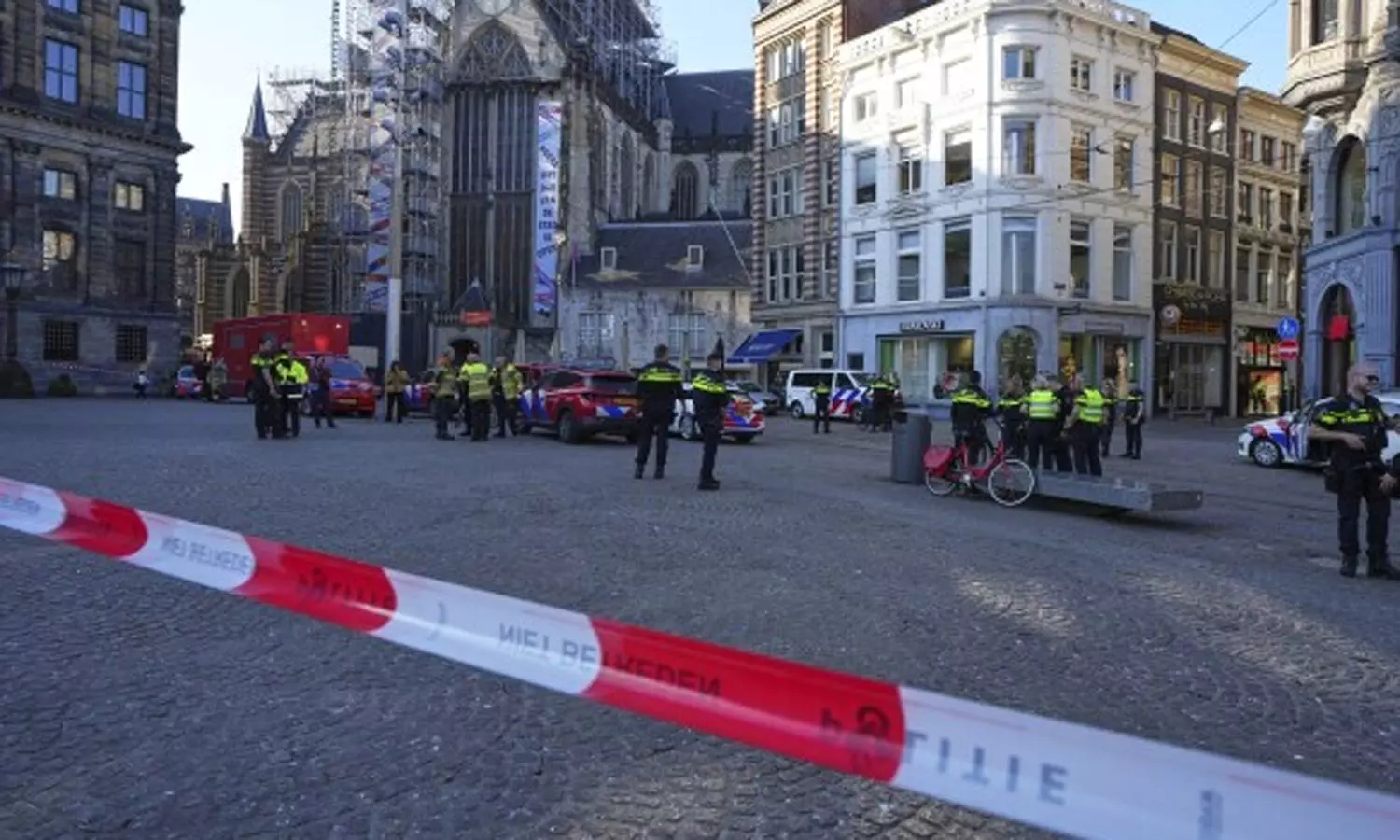 நெதர்லாந்தில் பரபரப்பு: கத்திக்குத்து தாக்குதலில் 5 பேர் காயம்