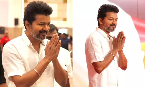 அரங்கிற்கு வந்த விஜய்- த.வெ.க. பொதுக்குழுவில் 17 தீர்மானங்கள் நிறைவேற்ற வாய்ப்பு