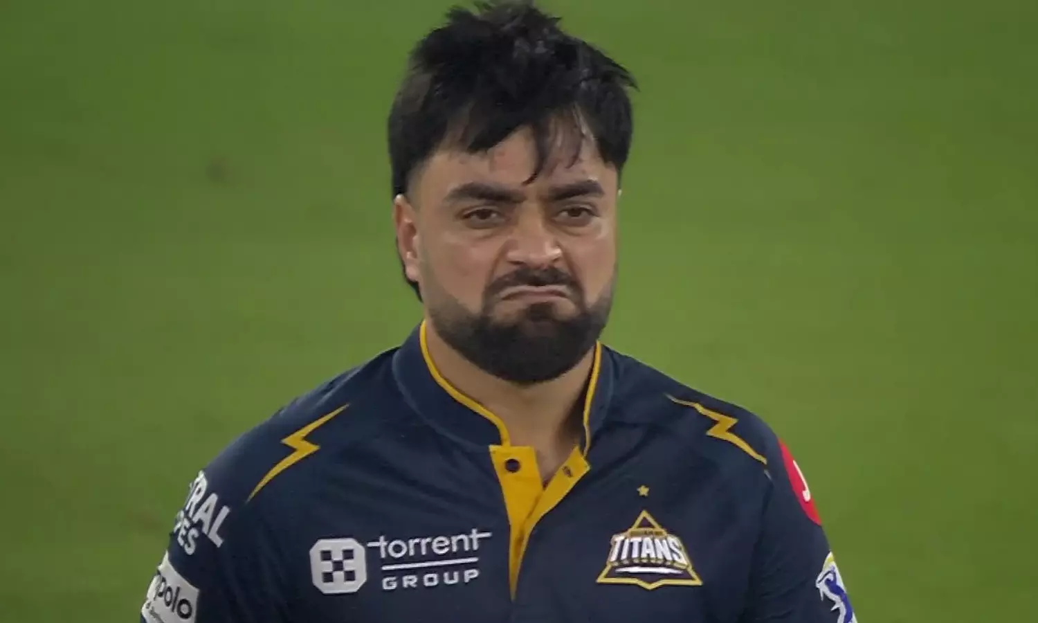 மும்பைக்கு எதிராக முழுமையாக பந்துவீசவில்லை... ரஷித் கானுக்கு முதல் முறை...!