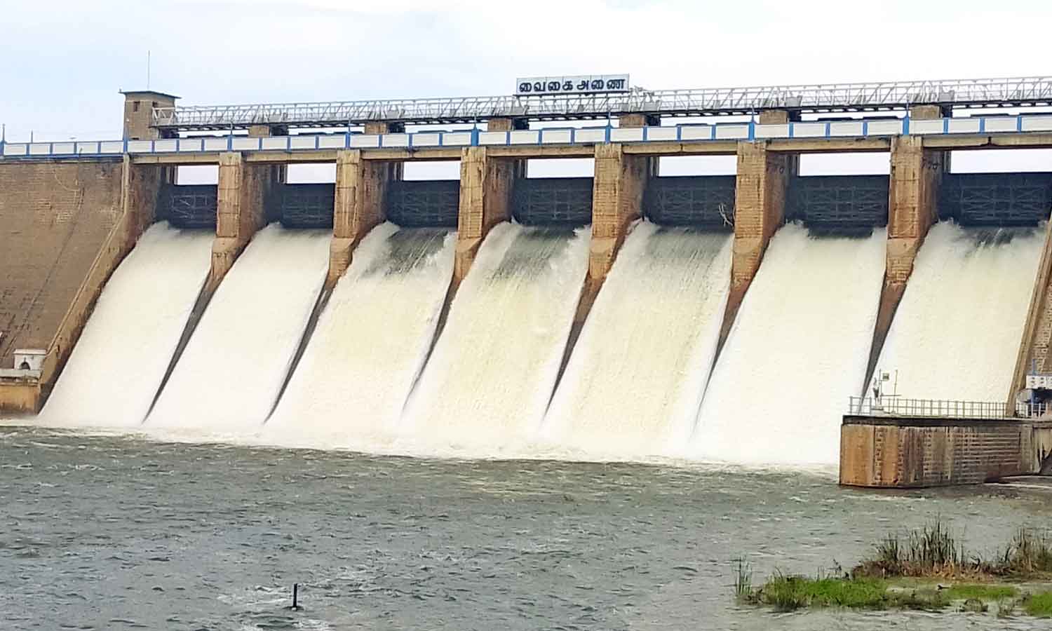 தண்ணீர் வரத்து இல்லாததால் 57 அடியாக குறைந்த வைகை அணை நீர்மட்டம்