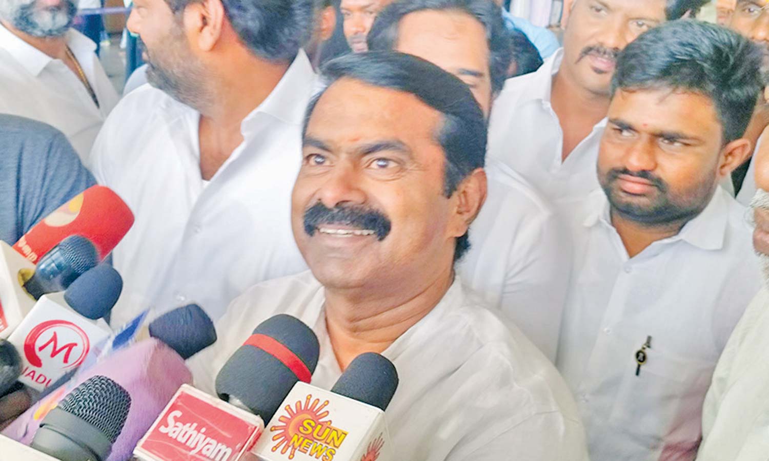 தி.மு.க.வுக்கு எதிரான விஜய்யின் நிலைப்பாட்டை வரவேற்கிறேன்- சீமான்