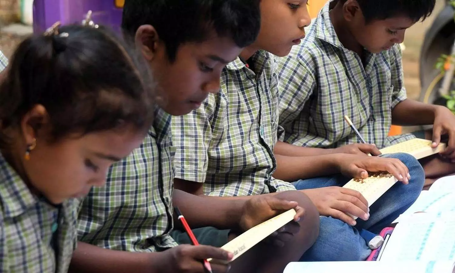 கோடை வெப்பத்தால் முன்கூட்டியே தொடங்கும் இறுதித்தேர்வு கோடை வெப்பத்தால் முன்கூட்டியே தொடங்கும் இறுதித்தேர்வு